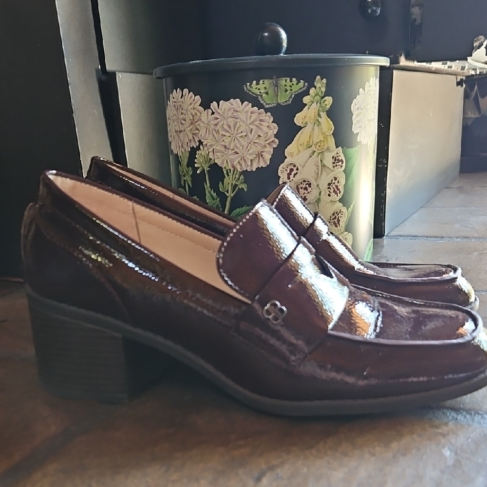 Bandolino Shiny Brown Loafers for Women